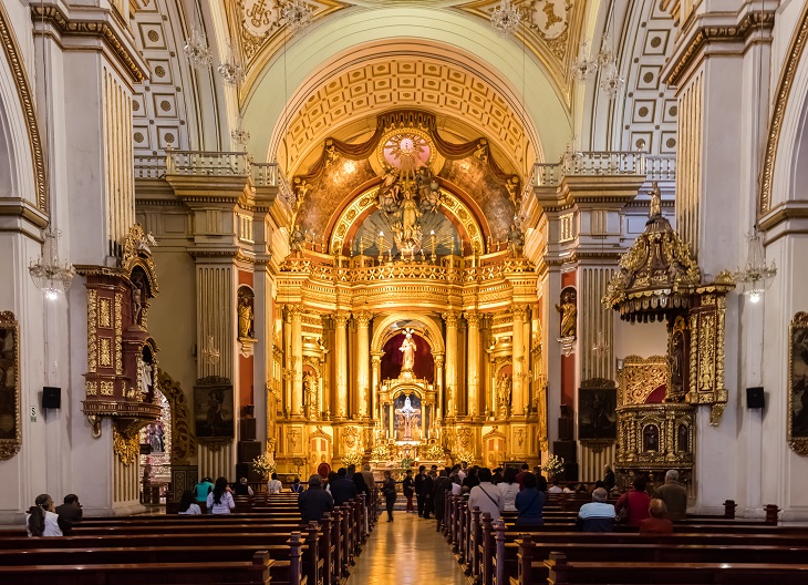 10. Iglesia San Pedro (Centro de Lima):